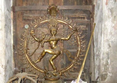 At the home of metal worker in village day tour