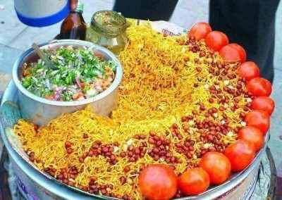 Jhalmuri in dhaka street